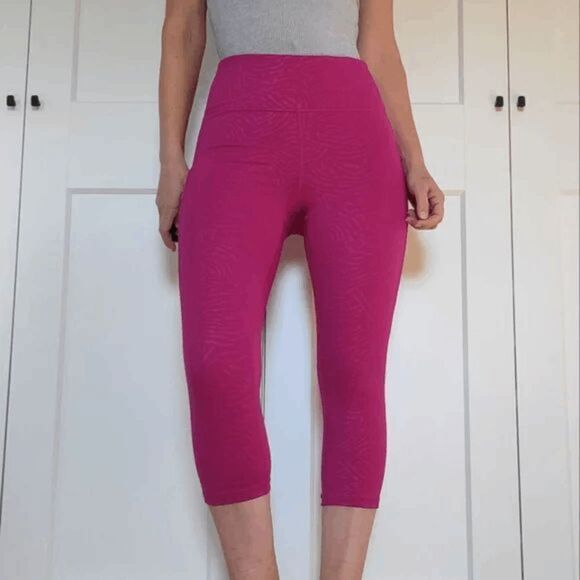 Size 3xL Athleta Ultimate Stash Pocket Printed Capri  LUH326 - Picture 1 of 4